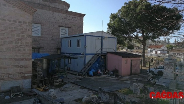 75 bin eser konteynırda çürüyor