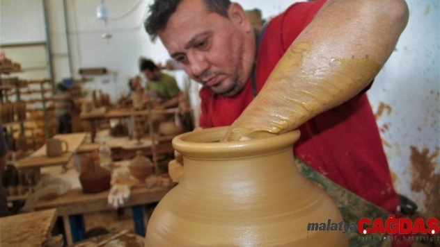 8 arkadaşın kurduğu fabrikadan 18 ülkeye çömlek ihracatı