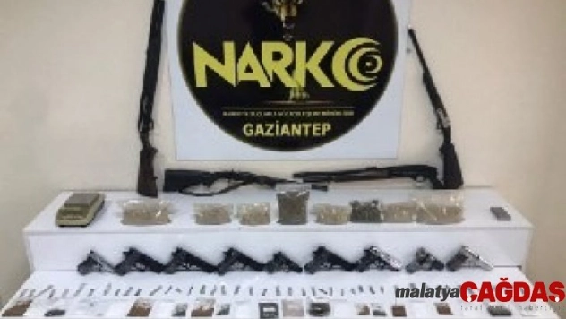 890 polisin katıldığı operasyonda 34 gözaltı