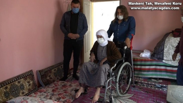 93 yaşındaki ninenin tekerlekli sandalye mutluluğu