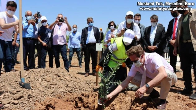 AB Büyükelçi Nikolaus Meyer-Landrut, Şanlıurfa'da ağaç dikti