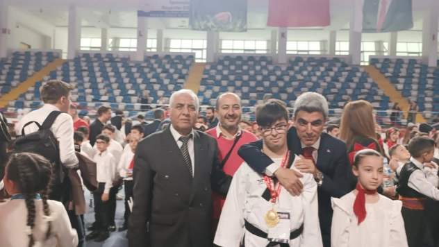 Abdulhamid Han Ortaokulu'ndan Önemli Başarı