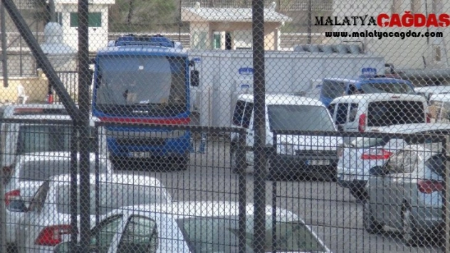 Ablasını kucağında bebeği varken öldüren şahıs yakalandı