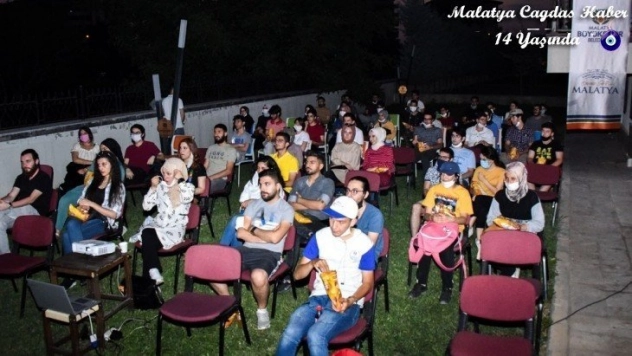 Açık havada sinema keyfi