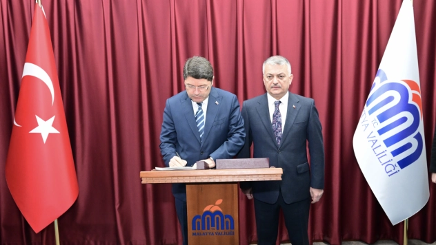 Adalet Bakanı Tunç Valiliği Ziyaret Etti