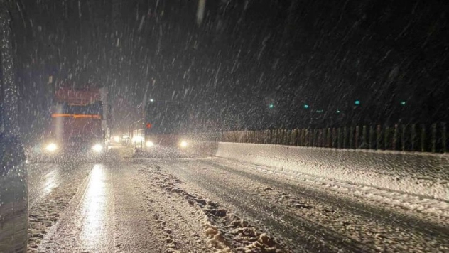 Adana - Ankara Otoyolu'nda ulaşım yeniden sağlanmaya başladı