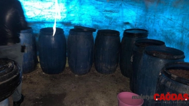 Adana'da 2 bin 800 litre kaçak içki ele geçirildi