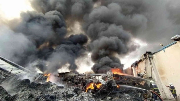 Adana'da alüminyum fabrikasında yangın