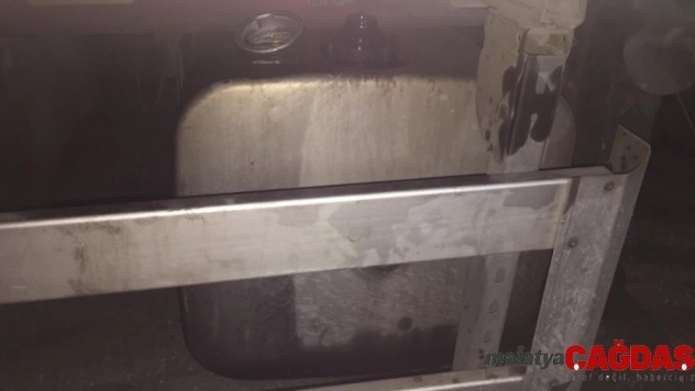 Adana'da bin 500 litre kaçak akaryakıt ele geçirildi