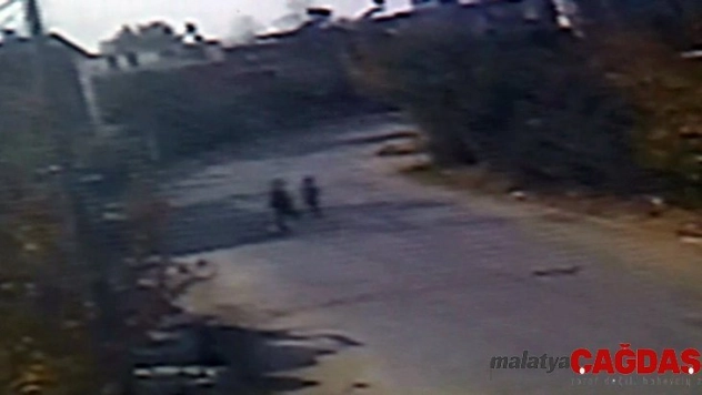 Adana'da kaldırımda boğazından bıçaklanmış halde bulunan kadının, zanlısı kocası çıktı