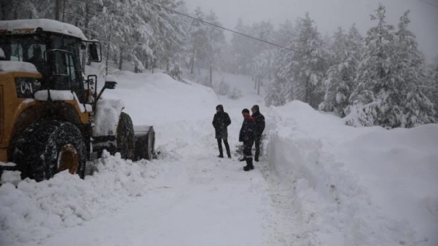 Adana'da karla mücadele seferberliği