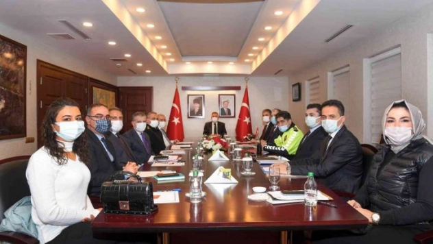 Adana'da okul güvenlik toplantısı