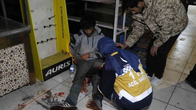 Adana'da otogarda bıçaklı kavga: 1 yaralı