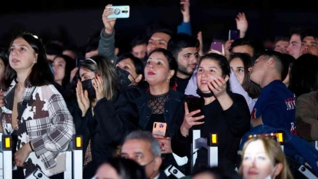 Adana'da Sevgililer Günü konseri