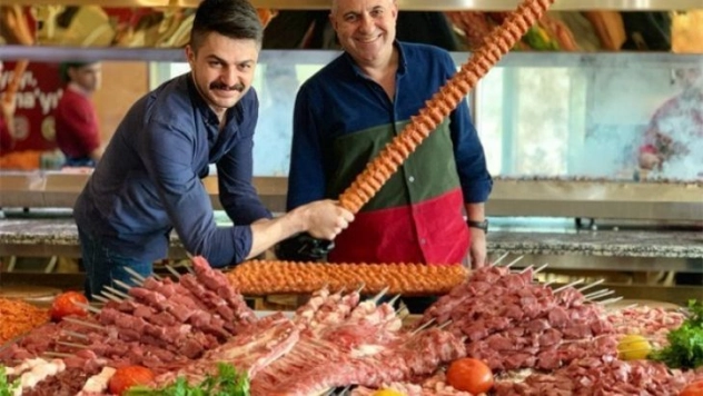Adana'nın tescilli kebabını dünyaya tanıtıyor