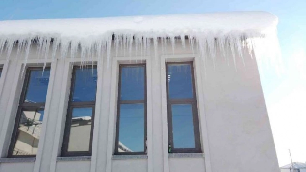 Adana'nın Tufanbeyli ilçesi eksi 27 dereceyi gördü