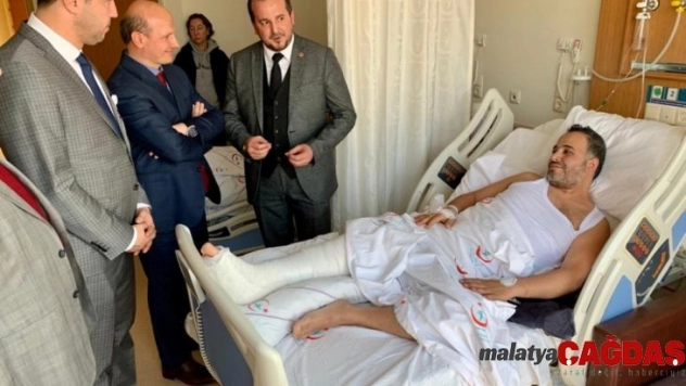 Adana'ya maça giderken trafik kazası geçiren Bursaspor taraftarına vekil ziyareti