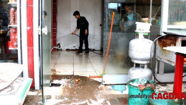 Adanalılar afetin şokunu atlatmaya çalışıyor