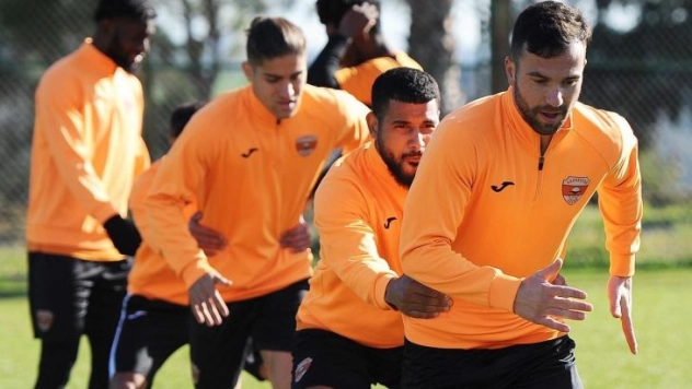 Adanaspor'da 3 futbolcunun koronavirüs testi pozitif çıktı