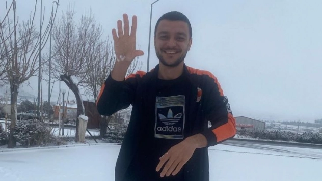 Adanasporlu futbolcular kar keyfi yaptı