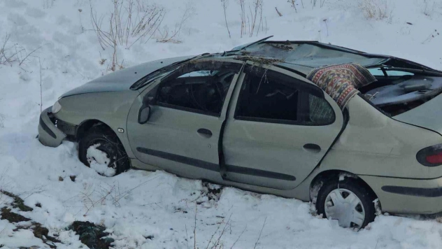 Adilcevaz'da otomobil takla attı: 5 yaralı