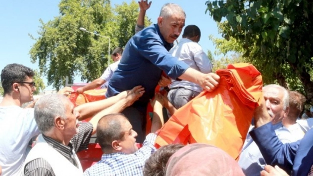 Adıyaman Belediyesi 56 bin adet kurban poşeti dağıttı