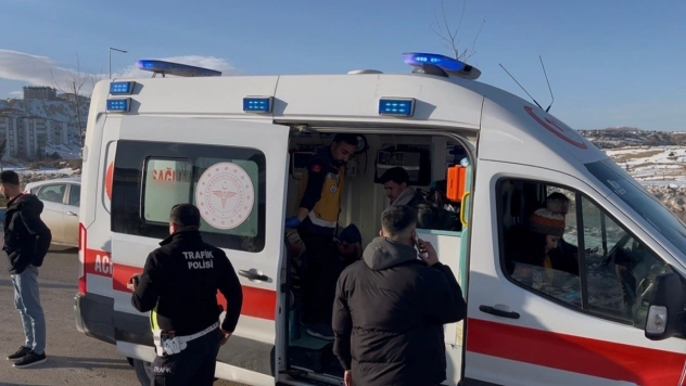 Adıyaman'da devrilen motosikletin sürücüsü yaralandı