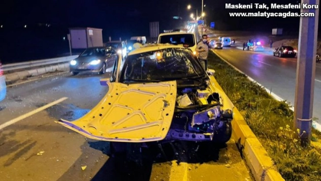 Adıyaman'da otomobil takla attı: 4 yaralı