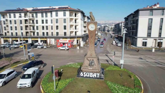 Adıyaman Saat Kulesi 3 yıldır 04.17'yi gösteriyor