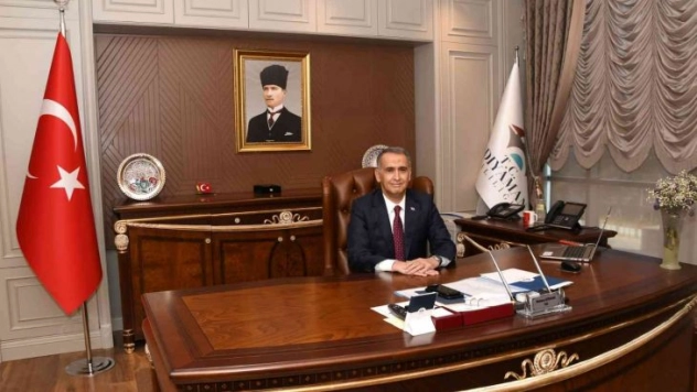 Adıyaman Valisi Mahmut Çuhadar'ın yeni yıl mesajı