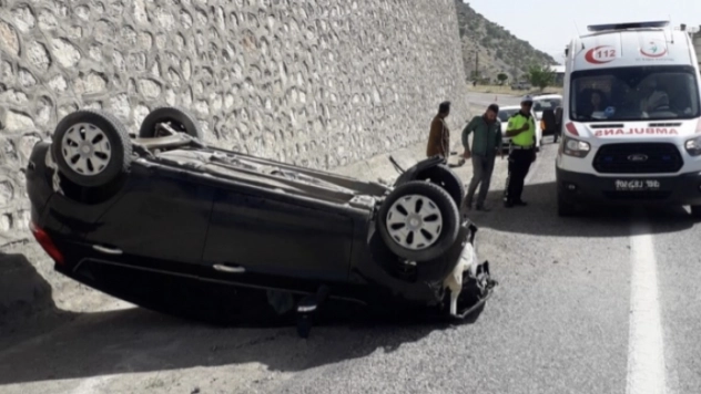Adıyaman'da otomobil takla attı: 2 Yaralı