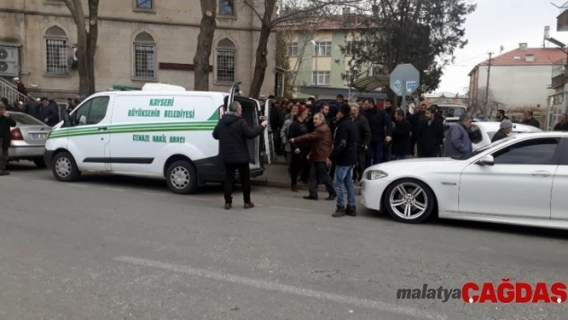 Adliye önünde cinayete kurban giden şahıs son yolculuğuna uğurlandı