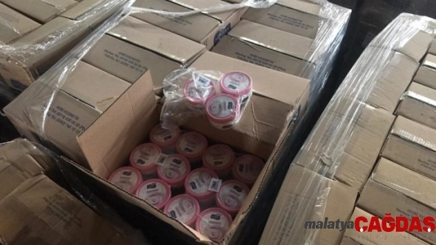 Adresine teslim edilmeyerek depoda saklanan kozmetik ürünler polis tarafından bulundu