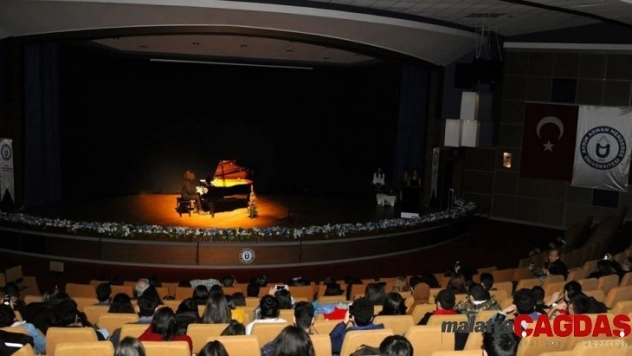 ADÜ' de batı müziği esintisi