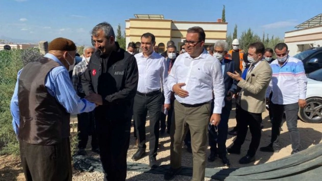 AFAD Başkanı Sezer Adıyaman'da ki afet konutlarını inceledi