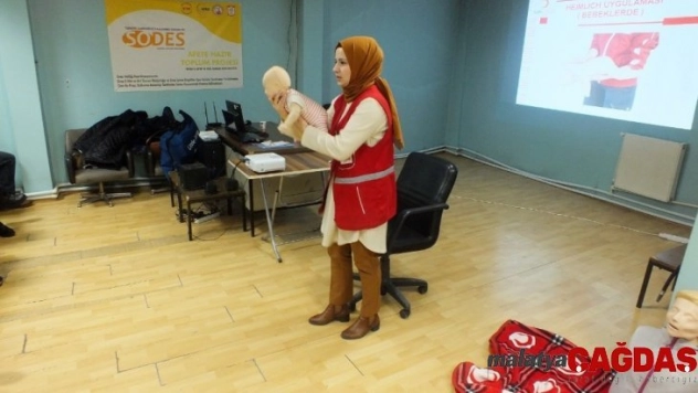 AFAD gönüllülerine ilk yardım eğitimi verildi