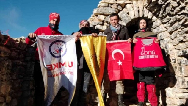 Afetlerin görünmez kahramanları ve sporcular, küresel ısınmaya dikkat çekmek için Güneydoğu'nun çatısında buluştu