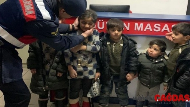 Afganistan uyruklu 25 düzensiz göçmen yakalandı