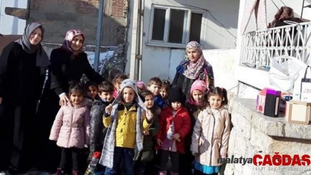 Afganlı aileye minik yüreklerden yardım eli