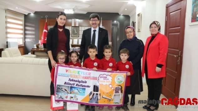 Afyonkarahisar'da 'Ekranı bırak bana bak' projesi