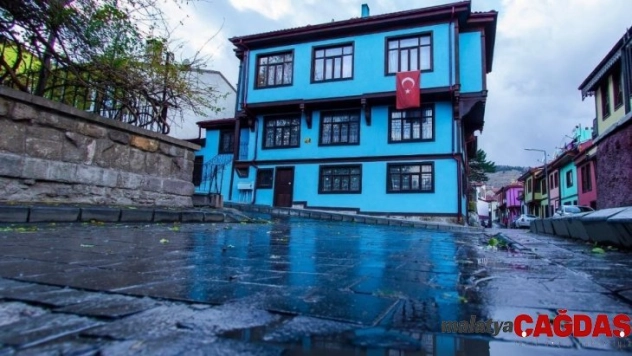 Afyonkarahisar'da kartpostallık yağmur manzaraları