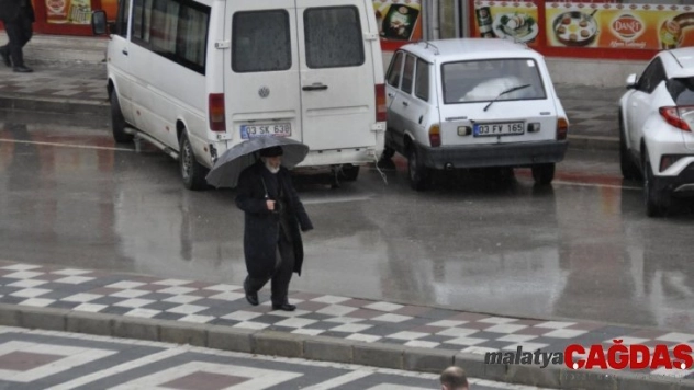 Afyonkarahisar'da sağanak yağış etkili oldu
