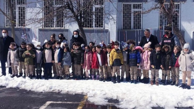 Ağaçlar kitap açtı