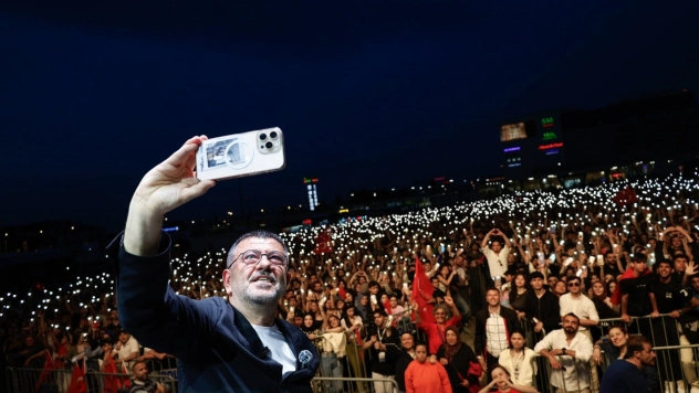 Ağbaba Gençlere Verdiği Sözü Tutmaya Devam Ediyor