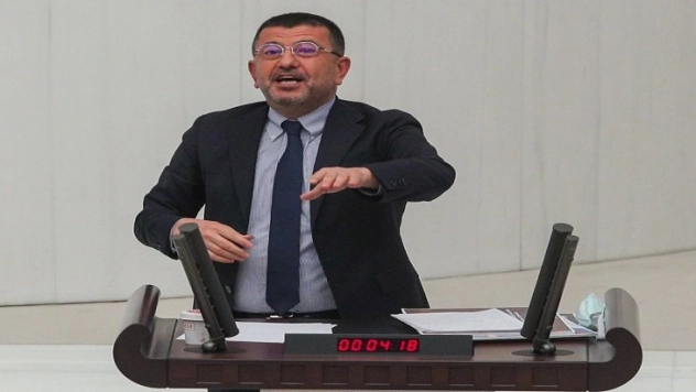 Ağbaba, Yanyana Çalışan İşçilerden Biri 52 Diğeri 62 Yaşında Emekli Oluyor