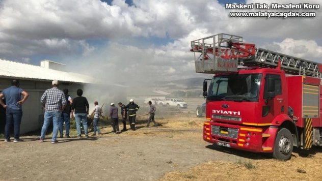 Ağılda çıkan yangın büyümeden kontrol edildi