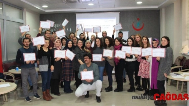 Ağız ve Diş Sağlığı Merkezinde, 'Kısa Süreli Çözüm Odaklı Terapi' eğitimi gerçekleştirildi