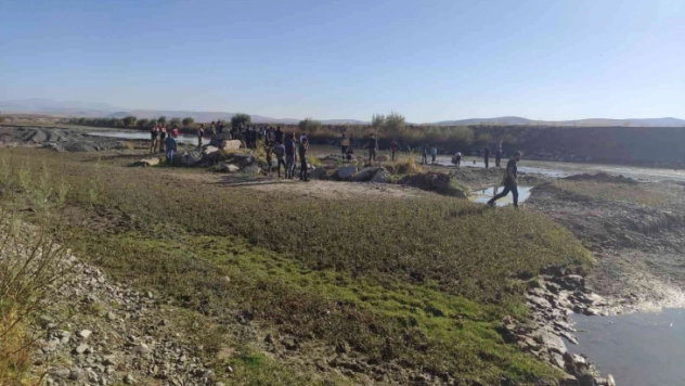 Ağrı'da dereye giren kardeşlerin cansız bedenine ulaşıldı