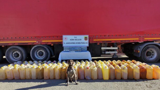 Ağrı'da kaçak sigara ve benzin ele geçirildi