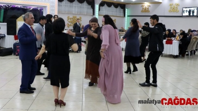 Ahıska Türkleri 'toy' geleneklerini Erzincan'da sürdürüyor